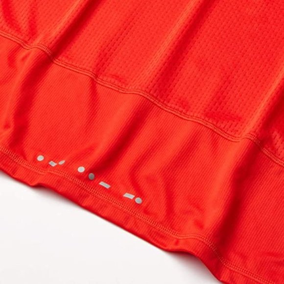 🆕Reebok Men's Running Essentials Long Sleeve Tee, Instinct Red, NWT, Authentic - Picture 3 of 10